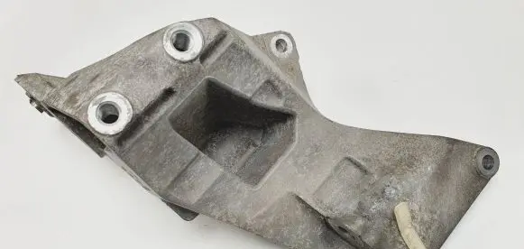 Jaguar XF X250 Engine mounting bracket 4R8Q-10239DE