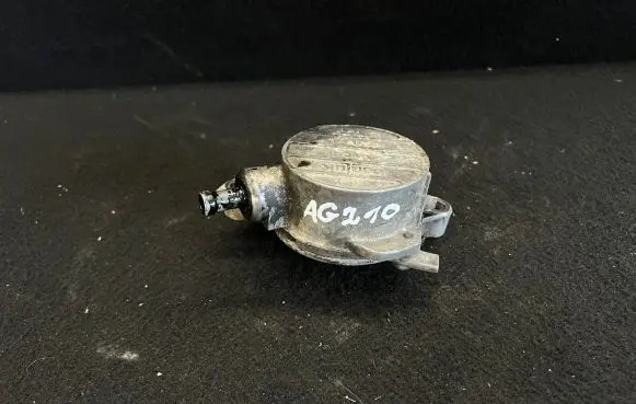 Audi A3 S3 8L Vacuum pump 038145101