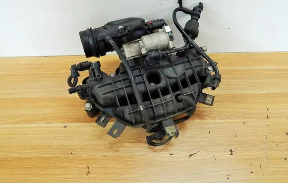 Opel Insignia A Intake manifold 55569381 55576656AA 55576656
