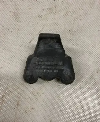 BMW X3 F25 Radiator mount bracket 17117544550 7544550