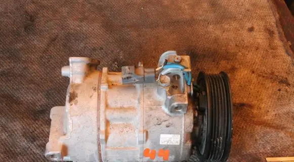 Seat Toledo I (1L) Air conditioning (A/C) compressor (pump) 820803