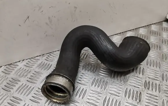 Volkswagen PASSAT B5.5 Intercooler hose/pipe 3B0145834AA