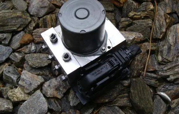Mercedes-Benz E W212 ABS Pump A2124315512
