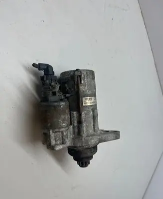 Volkswagen Golf V Starter motor 02Z911023H 050411458