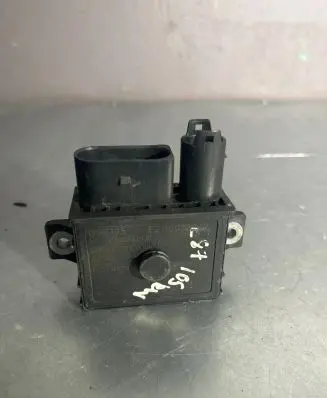 BMW X3 E83 Glow plug pre-heat relay 0522120703 E21100222 0006812920