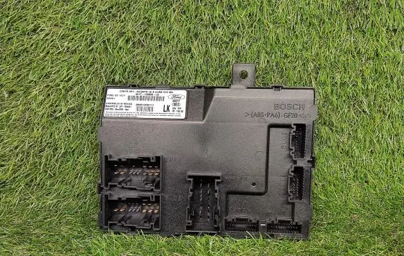 Ford Fiesta Comfort/convenience module AV1T15K600LK F005V01577