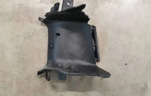 Chevrolet Corvette C7 Intercooler air channel guide 84446526