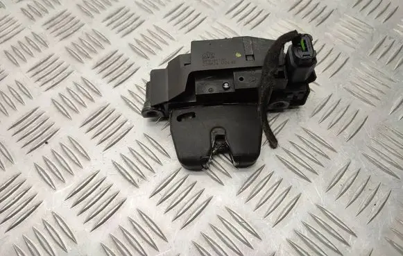 Opel Vivaro Tailgate lock latch 9816195380