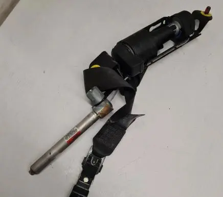 Volvo V70 Front seatbelt 30662744