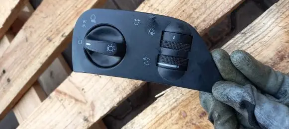 Other switches/knobs/shifts