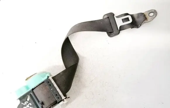 Middle seatbelt (rear)