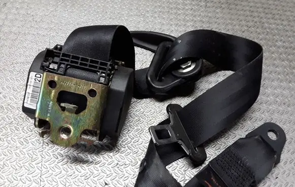 Peugeot 307 Middle seatbelt (rear) 96479972
