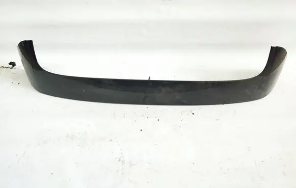 Tailgate/trunk spoiler
