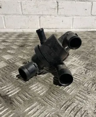 Skoda Octavia Mk2 (1Z) Thermostat/thermostat housing 03L121111AE PA66GF30