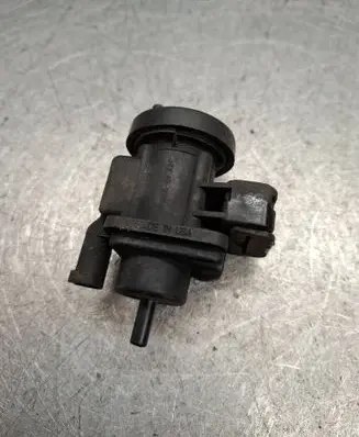 Mercedes-Benz E W211 Turbo solenoid valve A0005450427