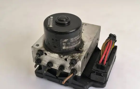Volkswagen Sharan ABS Pump 7M3907379B 10094703093 7M3614111