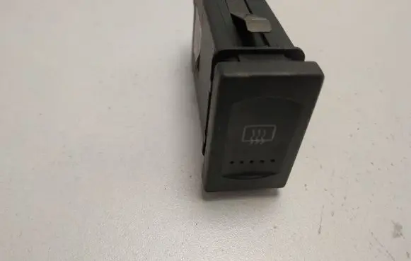 Volkswagen PASSAT B5 Windscreen/window heater switch 3B0959621D