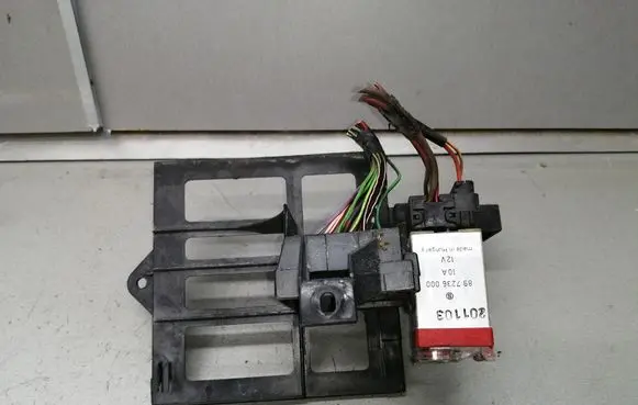 Mercedes-Benz E W124 Current control relay 897236000 1245454340