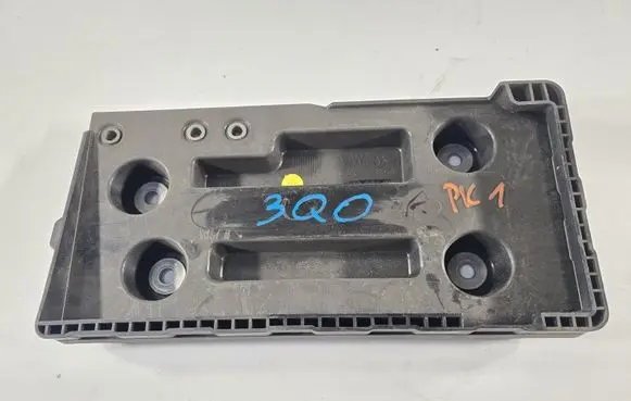 Volkswagen PASSAT B8 Battery box tray 3Q0804869