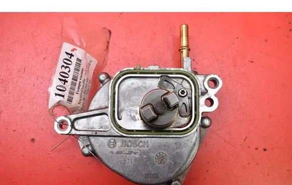 Toyota Corolla E10 Vacuum pump F009A10018