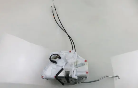 Suzuki SX4 Front door lock 8220279J33