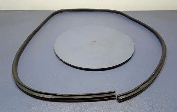 Mitsubishi Outlander Front door rubber seal 