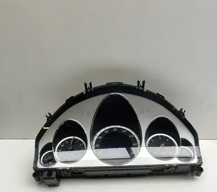 Mercedes-Benz E W212 Speedometer (instrument cluster) A2129004313 A2C33062000