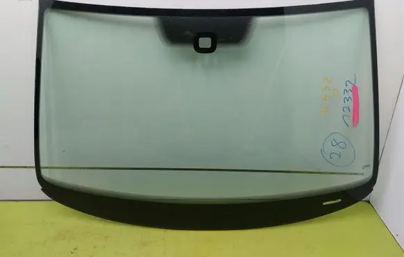 Volkswagen PASSAT B6 Front windscreen/windshield window