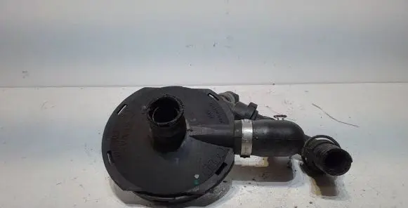 Audi A6 S6 C5 4B Breather valve 077103245C