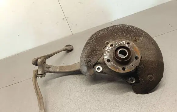 Audi A5 Sportback 8TA Front wheel hub