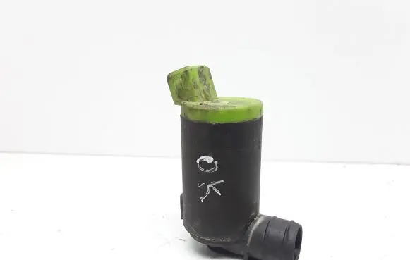 Volvo XC70 Windscreen/windshield washer pump 628390001