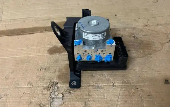 Jeep Compass ABS Pump P04726576AJ