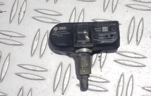 Volkswagen PASSAT B6 Tire pressure sensor 1K0907255A S12215001A L249VW2