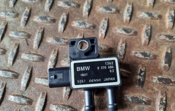 BMW 1 F40 Exhaust gas pressure sensor 8570686