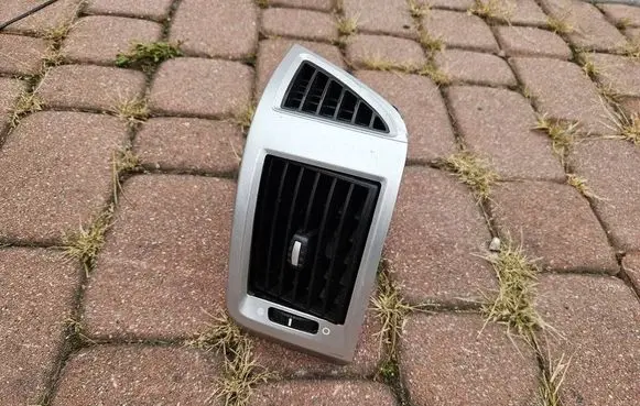Fiat Ducato Dash center air vent grill LS385812 ST4358