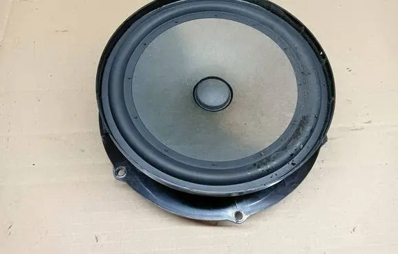 Skoda Octavia Mk2 (1Z) Front door speaker 1Z0035411N
