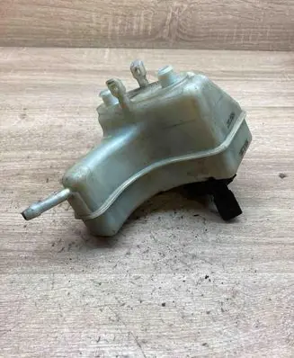 Volkswagen Touran I Master brake cylinder 1K2611349A 3C1611301