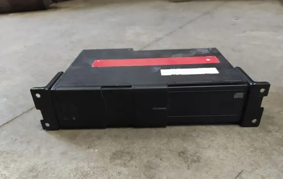 BMW X3 E83 CD/DVD changer 6913390