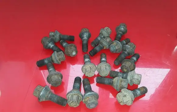 Renault Master III Nuts/bolts NOCODE