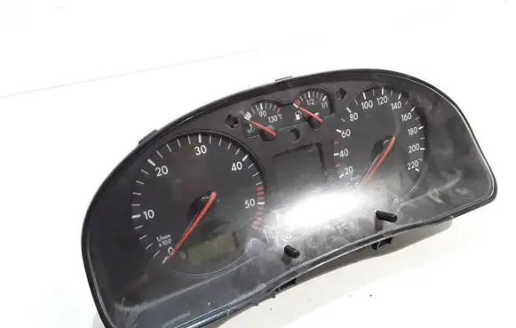 Volkswagen PASSAT B5 Speedometer (instrument cluster) 3B0919861J