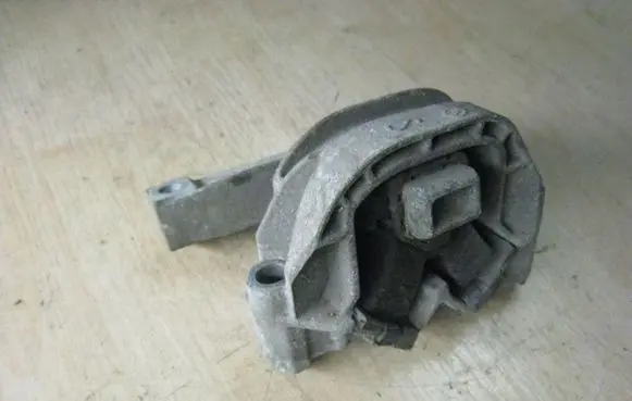 Citroen C2 Engine mount bracket 1839G4