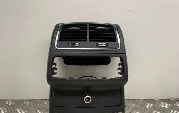 Rear air vent grill