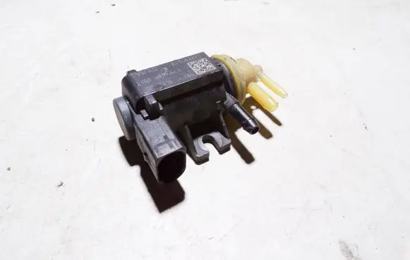 Volkswagen PASSAT B7 Turbo solenoid valve 1K0906627B