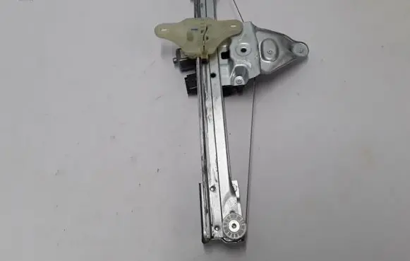 Dacia Duster II Front window lifting mechanism without motor 807205167R