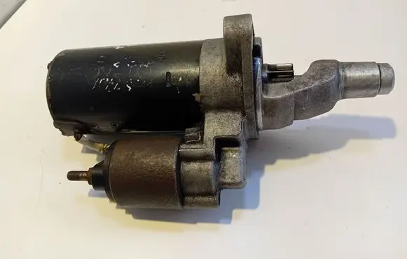 Audi A4 S4 B5 8D Starter motor 0001109021