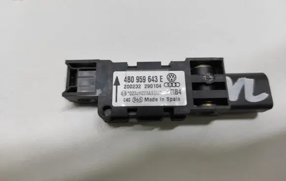 Audi A8 S8 D3 4E Airbag deployment crash/impact sensor 4B0959643E 200232 290104