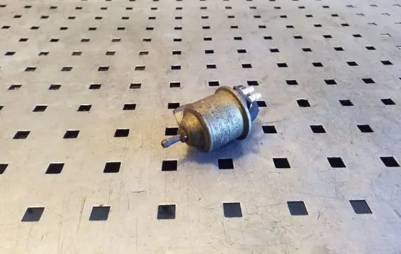 Audi A6 S6 C4 4A Valve vacuum 034906283