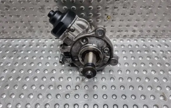 BMW 3 F30 F35 F31 Fuel injection high pressure pump 8511626
