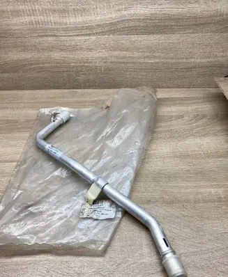 Volkswagen Touareg II Engine coolant pipe/hose 7L6819925F