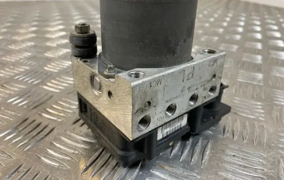 Subaru Impreza II ABS Pump 0265800506 68619A0230